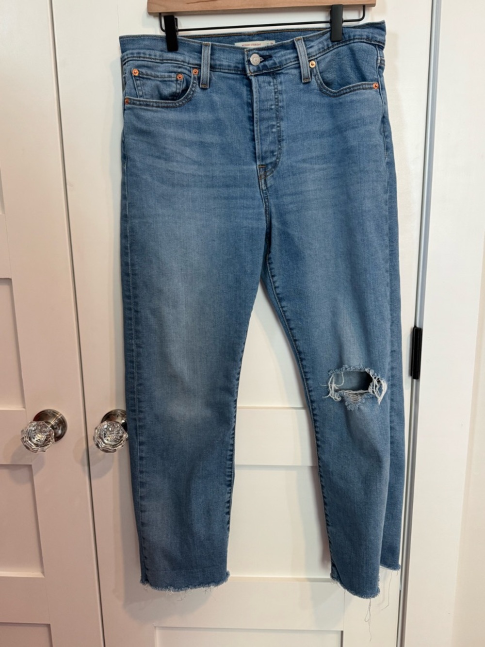 Levi’s Women's Wedgie Straight Distressed Jeans size 31 W 28 L